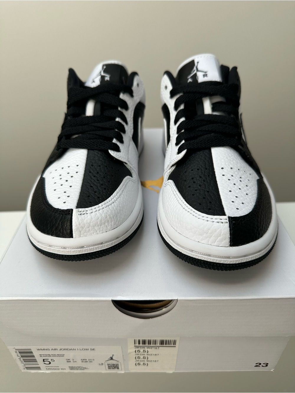 Nike Women’s Low-Top Sneakers in Black and White - Picture 3 of 7